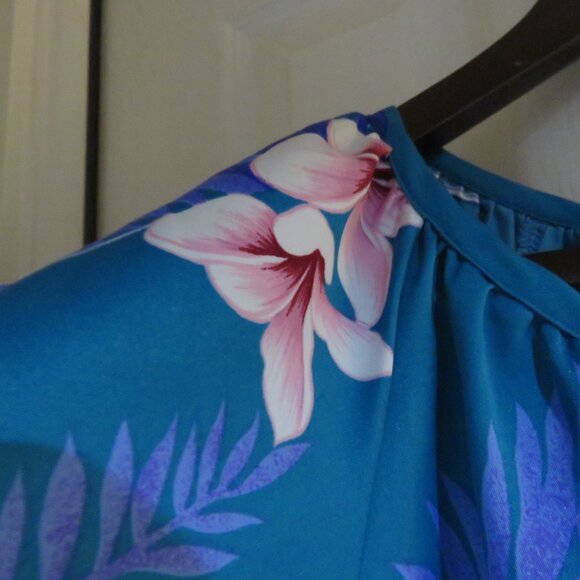 Hilo Hattie Blue Floral Dress - Picture 5 of 16